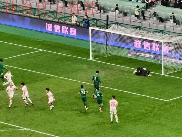 卓尔客胜辽足扩大优势 冲超军团集体受挫